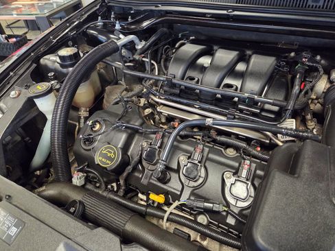 Used 2016 Ford Taurus Limited w/ Equipment Group 301A image 70