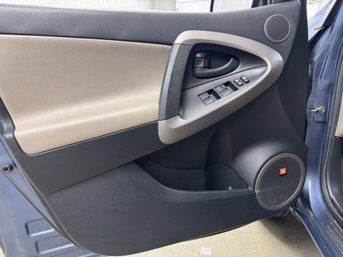 Used 2008 Toyota RAV4 Limited image 8