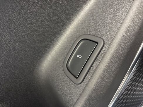 New 2026 Chevrolet Traverse RS w/ LPO, Floor Liner Package AWD/4WD image 32