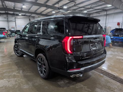 Used 2026 GMC Yukon Denali w/ Sun & Power Step Package image 4