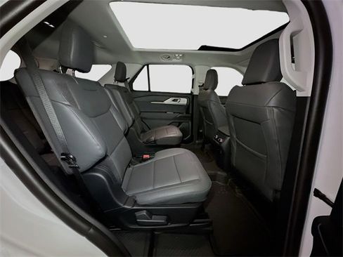 New 2026 Ford Explorer Active w/ Active Comfort Package image 32