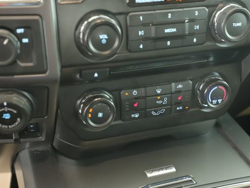 Used 2016 Ford F150 XLT w/ Equipment Group 302A Luxury image 14