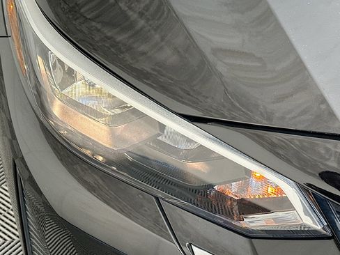 Used 2025 Nissan Sentra SV w/ All-Weather Package FWD image 9