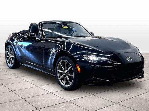 Used 2022 MAZDA MX-5 Miata Grand Touring w/ Weather Package RWD image 2