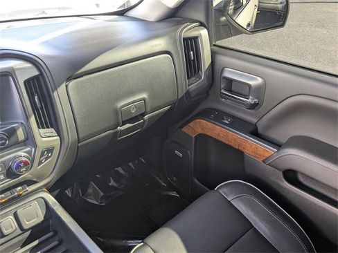 Used 2018 Chevrolet Silverado 1500 High Country image 17