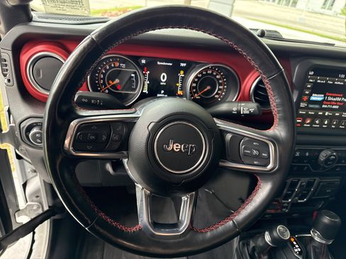 Used 2023 Jeep Gladiator Rubicon w/ Cold Weather Group AWD/4WD image 10