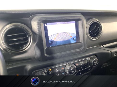 Used 2022 Jeep Gladiator Sport image 4