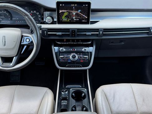Used 2022 Lincoln Corsair AWD w/ Premium Package image 21