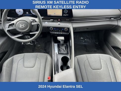 Used 2024 Hyundai Elantra SEL image 2