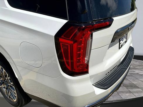 Used 2024 GMC Yukon Denali Ultimate AWD/4WD image 25