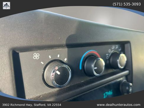 Used 2017 Chevrolet Express 2500 RWD image 20