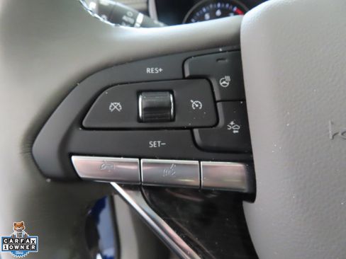 Used 2025 Cadillac XT6 Premium Luxury w/ Technology Package FWD image 13
