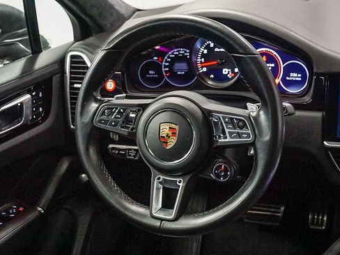 Certified 2022 Porsche Cayenne Turbo AWD/4WD image 16