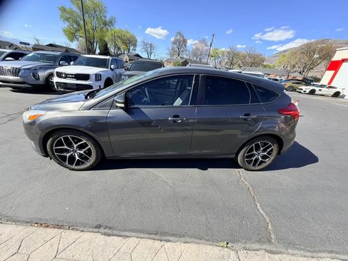 Used 2017 Ford Focus SE FWD image 7