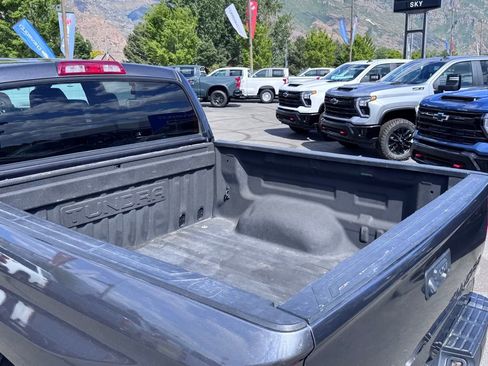 Used 2017 Toyota Tundra SR5 w/ SR5 Upgrade Package AWD/4WD image 15