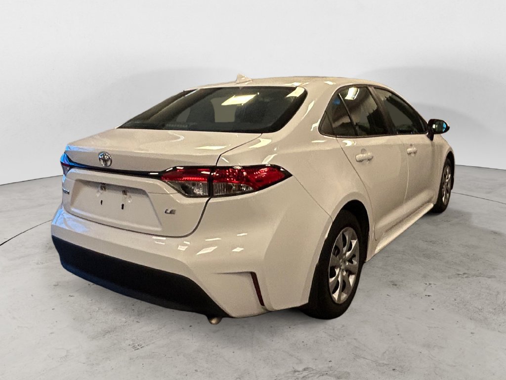 Used 2024 Toyota Corolla LE FWD image 5