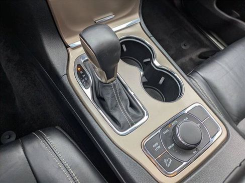 Used 2016 Jeep Grand Cherokee Limited AWD/4WD image 12