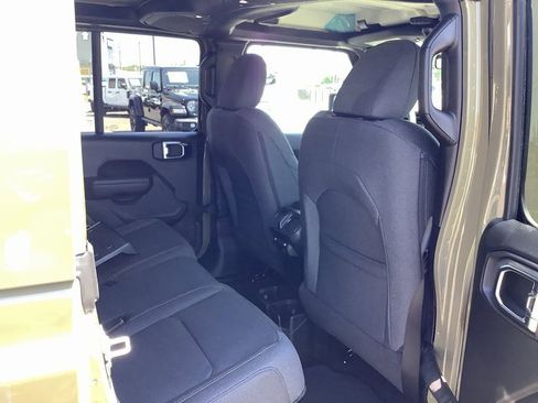 New 2025 Jeep Gladiator Sport image 32