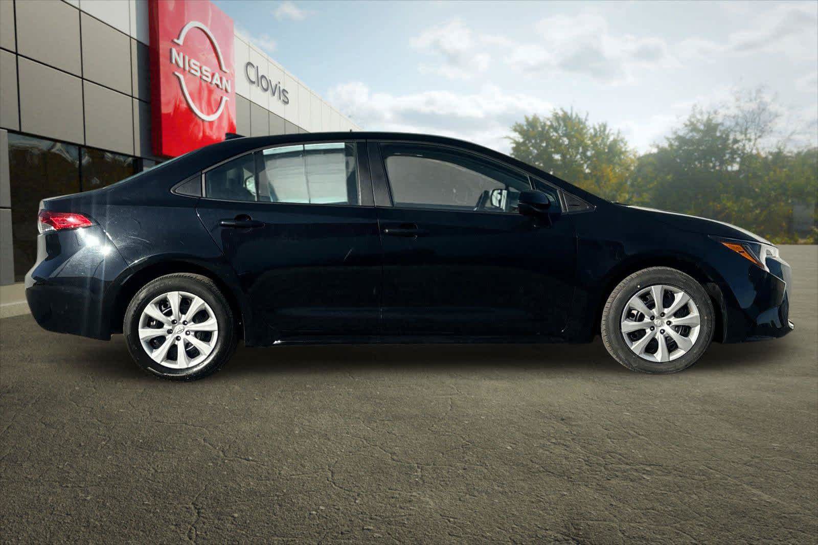 Used 2025 Toyota Corolla LE FWD image 10