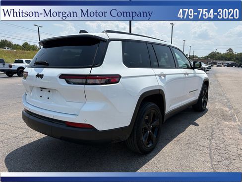 Used 2023 Jeep Grand Cherokee L Laredo RWD image 5