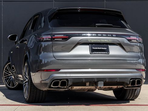 Certified 2023 Porsche Cayenne Turbo S image 3
