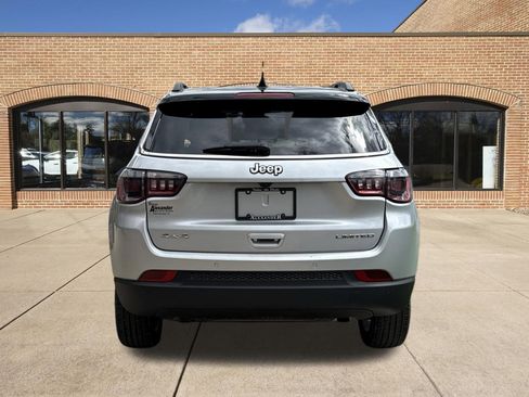 Used 2025 Jeep Compass Limited AWD/4WD image 25