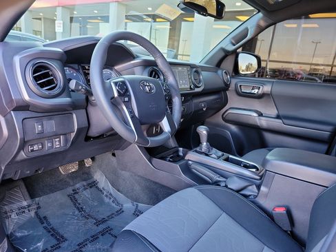 Used 2023 Toyota Tacoma TRD Off-Road image 19