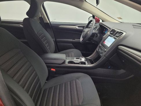Used 2018 Ford Fusion SE w/ Fusion SE Technology Package FWD image 21