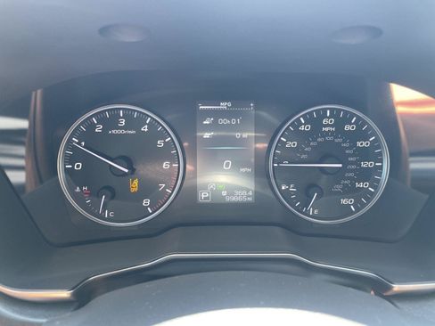 Used 2020 Subaru Outback Limited AWD/4WD image 2