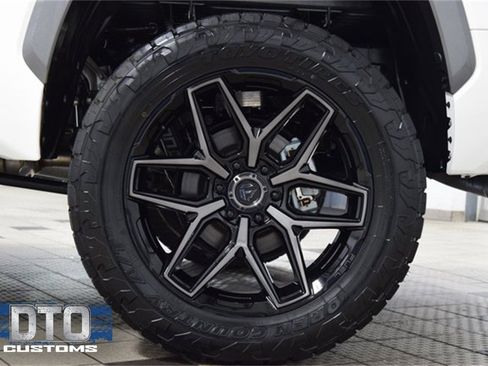 Used 2024 Toyota Tundra Limited image 25