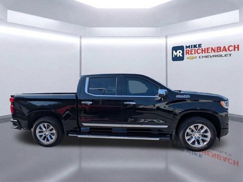 Used 2024 Chevrolet Silverado 1500 High Country w/ High Country Premium Package AWD/4WD image 3