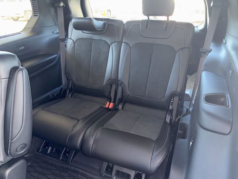 New 2025 Jeep Grand Cherokee L Altitude image 13