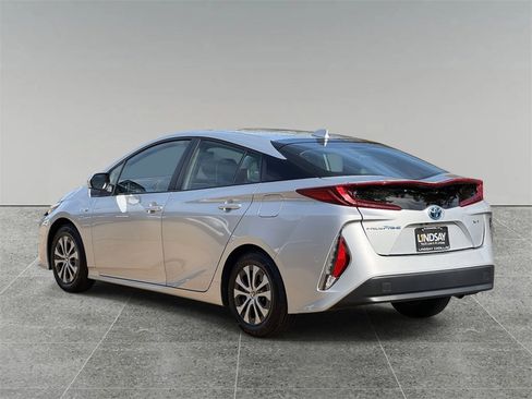 Used 2022 Toyota Prius Prime XLE image 11