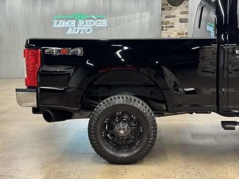 Used 2018 Ford F250 Lariat w/ Lariat Ultimate Package AWD/4WD image 16