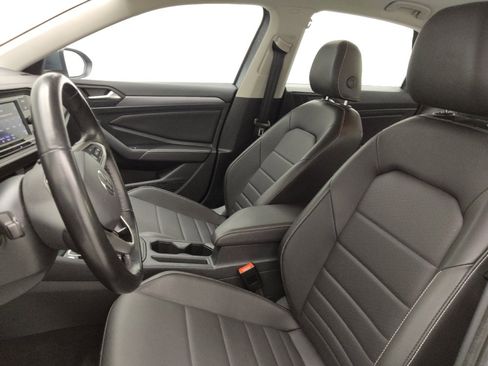 Used 2024 Volkswagen Jetta SE image 17