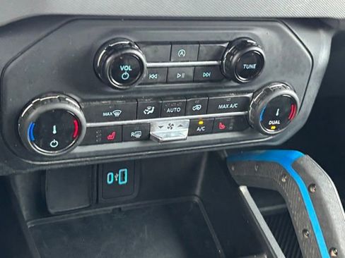 Used 2022 Ford Bronco Black Diamond image 37