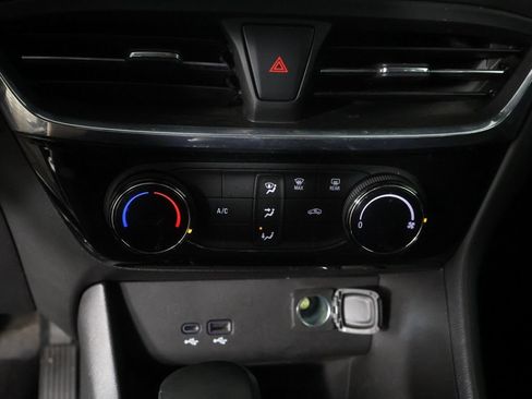 Used 2025 Buick Encore GX Sport Touring FWD image 39