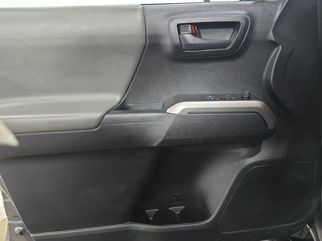 Used 2021 Toyota Tacoma SR5 RWD image 22