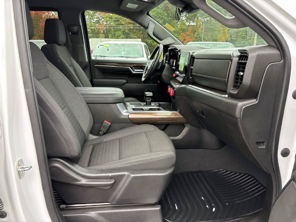 Used 2023 Chevrolet Silverado 1500 RST AWD/4WD image 19