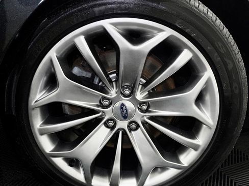 Used 2015 Ford Taurus Limited image 3