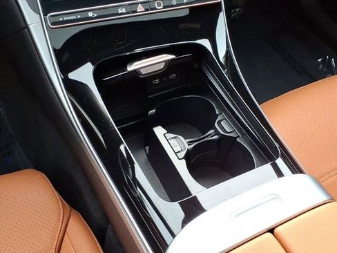 Used 2025 Mercedes-Benz C 300 4MATIC Sedan image 7