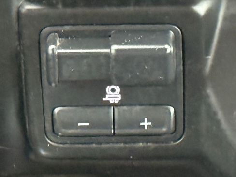 Used 2021 Chevrolet Silverado 1500 LT Trail Boss w/ Convenience Package II image 22