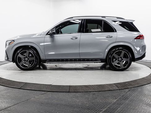 Used 2025 Mercedes-Benz GLE 450 4MATIC w/ AMG Line Exterior image 4