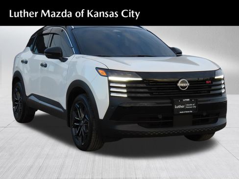 Used 2025 Nissan Kicks SR w/ SR Premium Package image 1