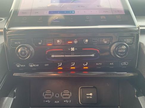 Used 2023 Jeep Grand Cherokee L Limited w/ Luxury Tech Group II image 28