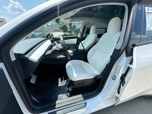 Used 2021 Tesla Model Y Performance AWD/4WD image 16
