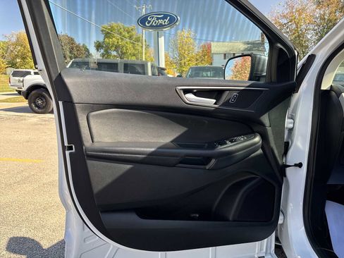 Used 2022 Ford Edge SE image 14
