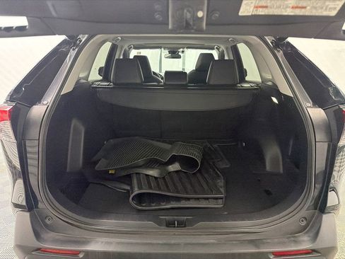 Used 2022 Toyota RAV4 XLE Premium image 20