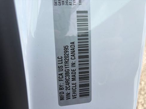 New 2026 Chrysler Pacifica Select image 31