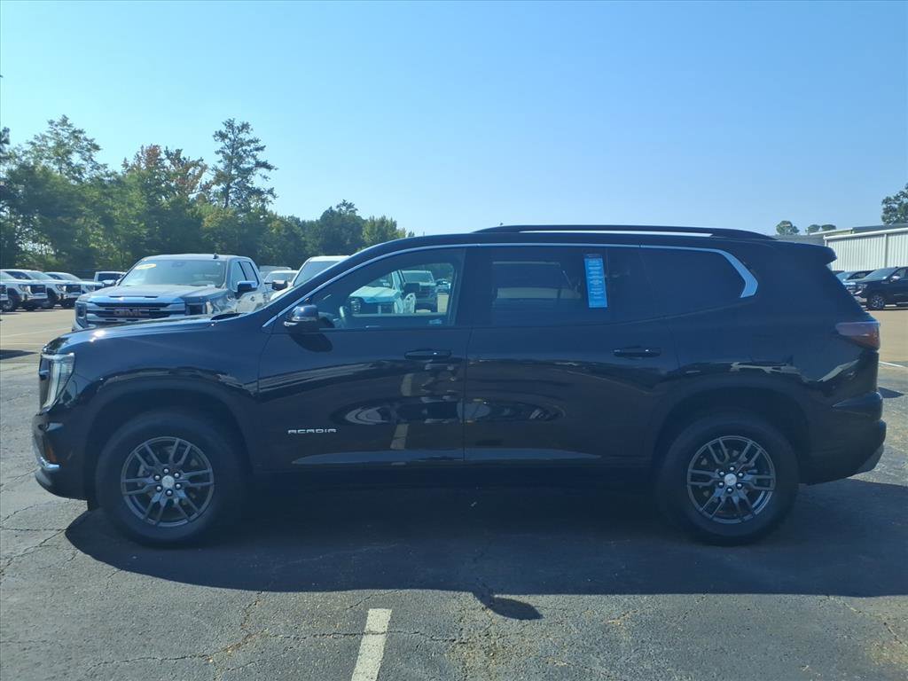 Used 2025 GMC Acadia Elevation FWD image 1